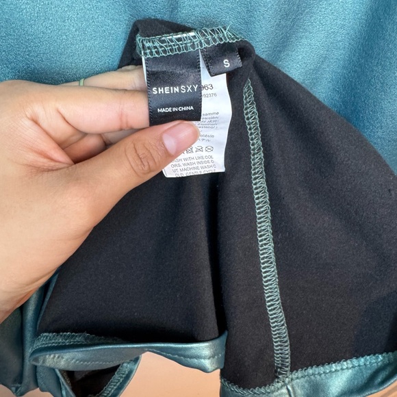 Shein dress size S green color, size which is seen in the image - Picture 2 of 3